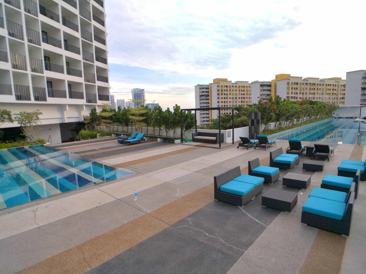 The Landmark By Comfy Apartment *